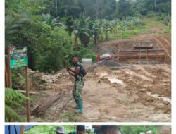 Personel Satgas Karya Bakti TNI AD untuk Rakyat Terus Kerjakan Jembatan Penghubung Dua Desa di Mentawai