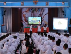 Diskominfoss Kuansing Bekali Peserta Didik Baru SMAN 1 Teluk Kuantan dengan Literasi Digital