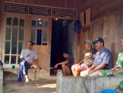Babinsa Koramil 01/Sikabaluan Pererat Silaturahmi dengan Kepala Dusun Sigapokna Melalui Komsos