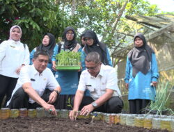 GEMPITA BERSAMA Resmi Diluncurkan, 15 KWT di Payakumbuh Terima Bantuan Budidaya Pangan