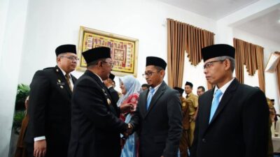 Bupati Lantik Empat Pejabat Administrator di Tanah Datar