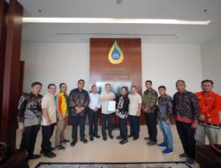 Tindaklanjuti MoU Perbaikan Jalan Benai, Plt Bupati Kuansing Temui Direktur PT Agrinas di Jakarta