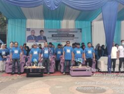 DPC Demokrat Kuansing Gelar Action “Langit Biru”, Bersihkan Sampah Pasca-Pacu Jalur di Tepian Narosa
