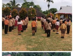 Babinsa Koramil 03/Sipora Berikan Materi PBB kepada Pramuka SD Negeri 22 Tuapejat