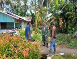 Babinsa Koramil 04/Sikakap Gelar Komsos Bersama Mitra Karib di Desa Binaan