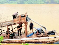 Polsek Cerenti Tertibkan Empat Rakit PETI di Sungai Kuantan