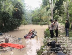 PETI MENGGILA DI BELAKANG KANTOR BPKAD KUANSING, POLISI SERGAP LOKASI, PELAKU KABUR TINGGALKAN RAKIT DAN MESIN