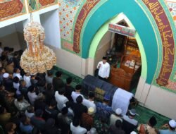 Wako Zulmaeta Takziah Ayahanda Wabup Limapuluh Kota, Sampaikan Duka Cita dan Penghormatan Terakhir