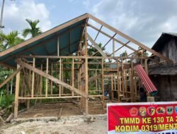 Satgas TMMD ke-130 Gas Pengerjaan RTLH Kamidi, Kini Masuk Tahap Pemasangan Seng