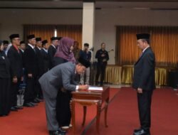 Perkuat Tata Kelola Pemerintahan, Zulmaeta Lantik 111 Pejabat Pemko Payakumbuh
